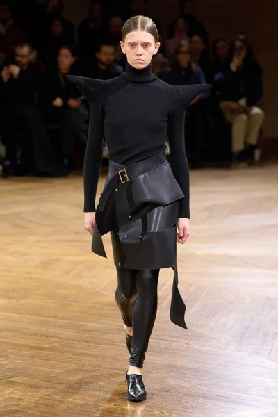 Look 17